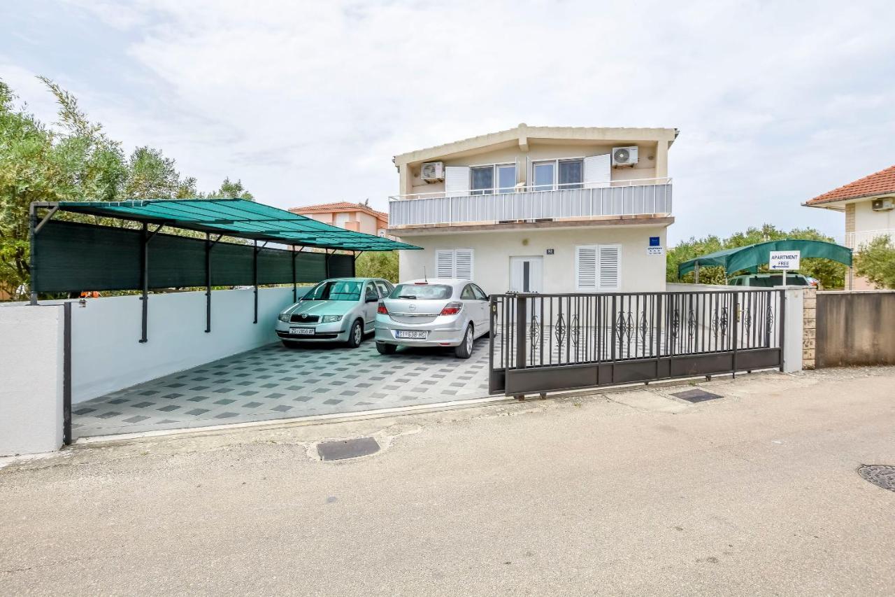 Apartment Kucinic Rogoznica  Luaran gambar